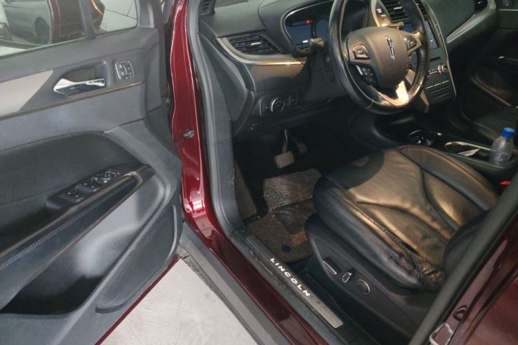 Used Lincoln MKC 2016 2.0T Two-Wheel Drive Deluxe Edition Driver Seat