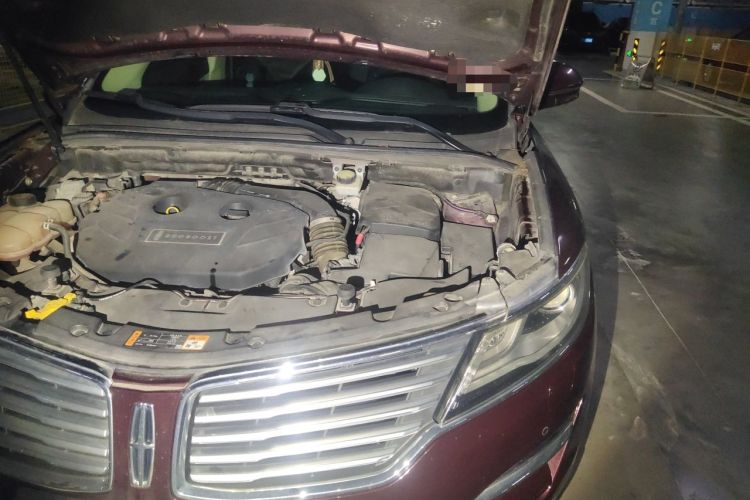 Used Lincoln MKC 2016 2.0T Two-Wheel Drive Luxury Edition Engine Bay Left