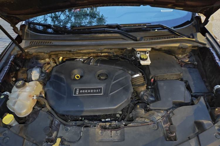 Used Lincoln MKC 2016 2.0T Four-Wheel Drive Luxury Edition Engine Bay