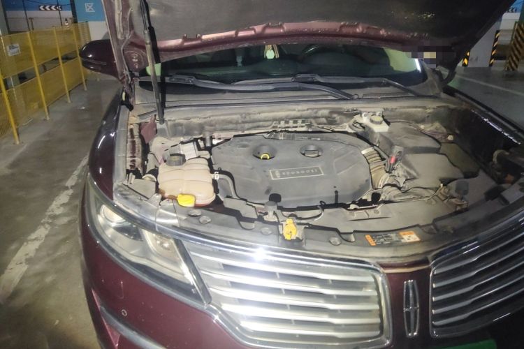 Used Lincoln MKC 2016 2.0T Two-Wheel Drive Luxury Edition Engine Bay Right