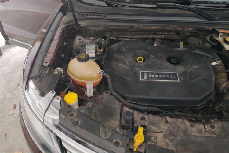 Used Lincoln MKC 2016 2.0T Two-Wheel Drive Deluxe Edition Engine Bay Right