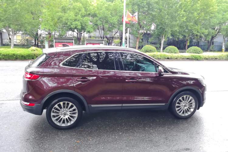 Used Lincoln MKC 2016 2.0T Four-Wheel Drive Luxury Edition Exterior 3
