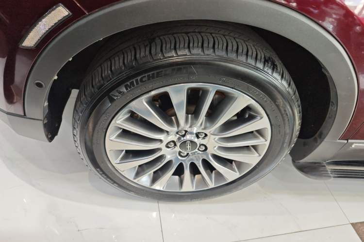 Used Lincoln MKC 2016 2.0T Four-Wheel Drive Luxury Edition Exterior 7