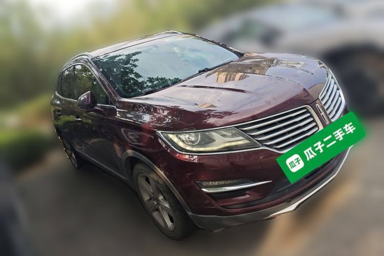 Used Lincoln MKC 2016 2.0T Two-Wheel Drive Deluxe Edition Front Right 45 Deg