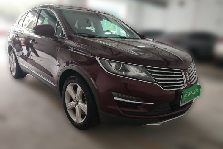 Used Lincoln MKC 2016 2.0T Two-Wheel Drive Deluxe Edition Front Right 45 Deg