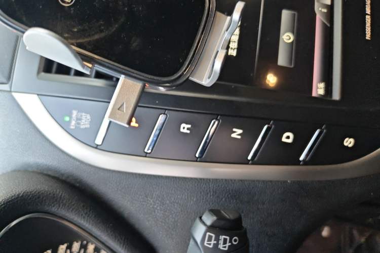 Used Lincoln MKC 2016 2.0T Four-Wheel Drive Luxury Edition Gear Lever