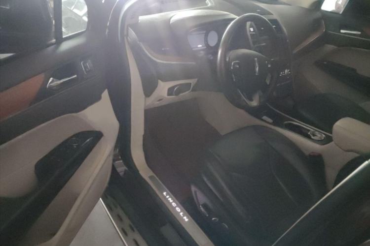 Used Lincoln MKC 2016 2.0T Four-Wheel Drive Luxury Edition Interior 1