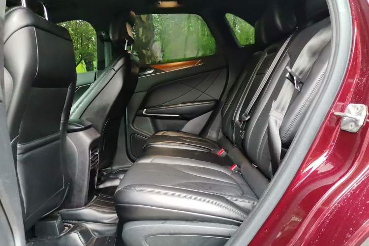 Used Lincoln MKC 2016 2.0T Four-Wheel Drive Luxury Edition Interior 2