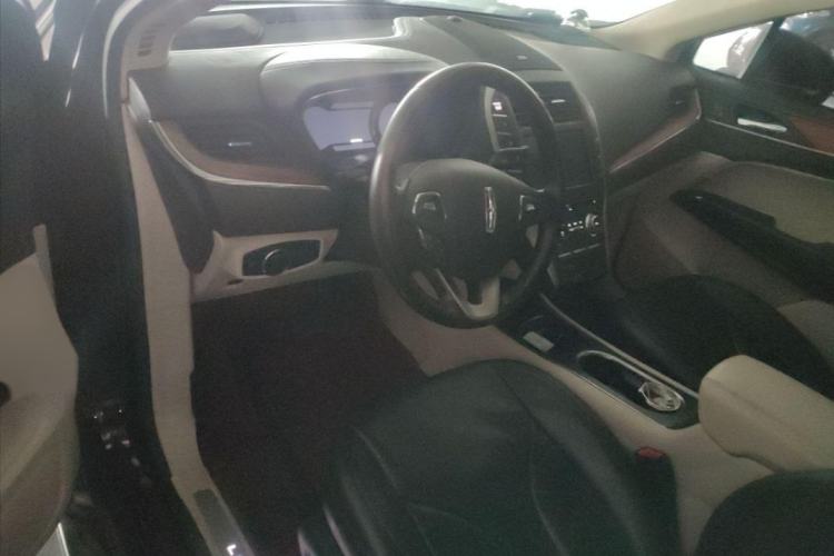 Used Lincoln MKC 2016 2.0T Four-Wheel Drive Luxury Edition Interior 2