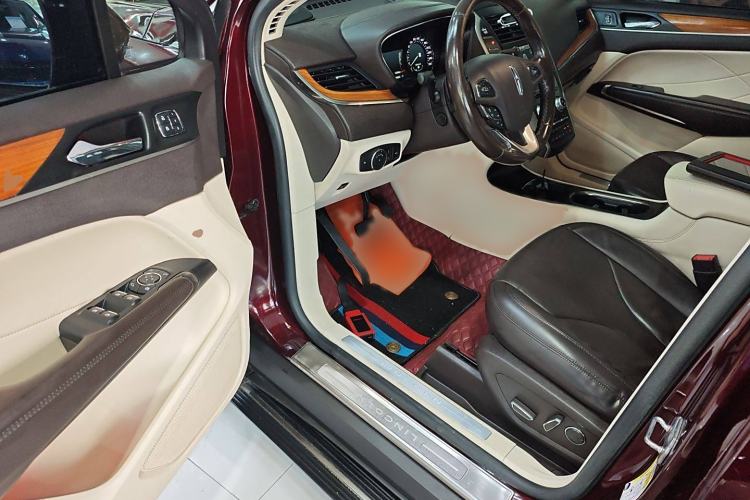 Used Lincoln MKC 2016 2.0T Four-Wheel Drive Luxury Edition Interior 3