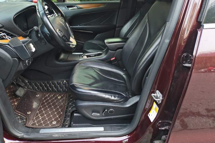 Used Lincoln MKC 2016 2.0T Four-Wheel Drive Luxury Edition Left Front Seat