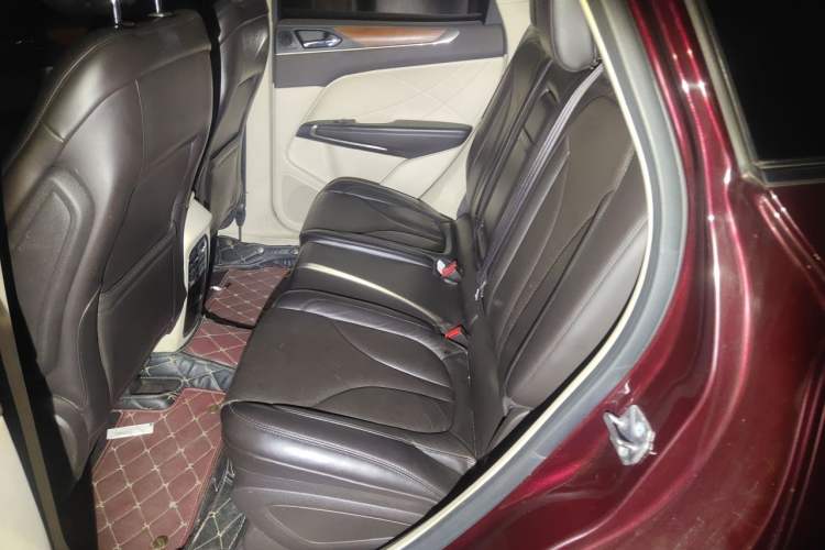 Used Lincoln MKC 2016 2.0T Two-Wheel Drive Luxury Edition Left Rear Seat