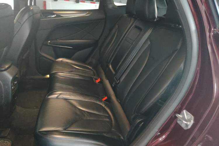 Used Lincoln MKC 2016 2.0T Two-Wheel Drive Deluxe Edition Left Rear Seat