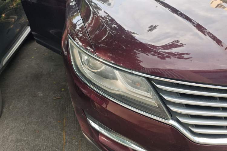 Used Lincoln MKC 2016 2.0T Two-Wheel Drive Deluxe Edition Right Front Headlight