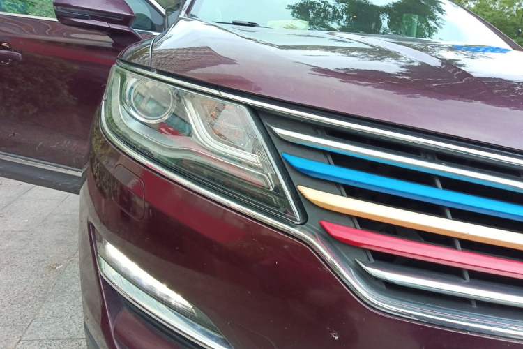 Used Lincoln MKC 2016 2.0T Two-Wheel Drive Deluxe Edition Right Front Headlight