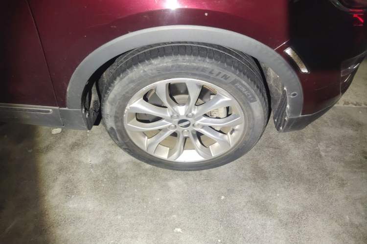 Used Lincoln MKC 2016 2.0T Two-Wheel Drive Luxury Edition Right Front Wheel Hub