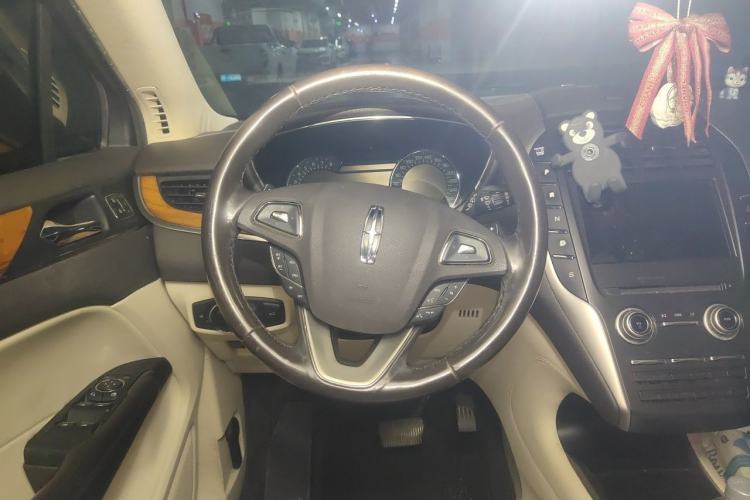 Used Lincoln MKC 2016 2.0T Two-Wheel Drive Luxury Edition Steering Wheel