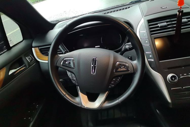 Used Lincoln MKC 2016 2.0T Four-Wheel Drive Luxury Edition Steering Wheel