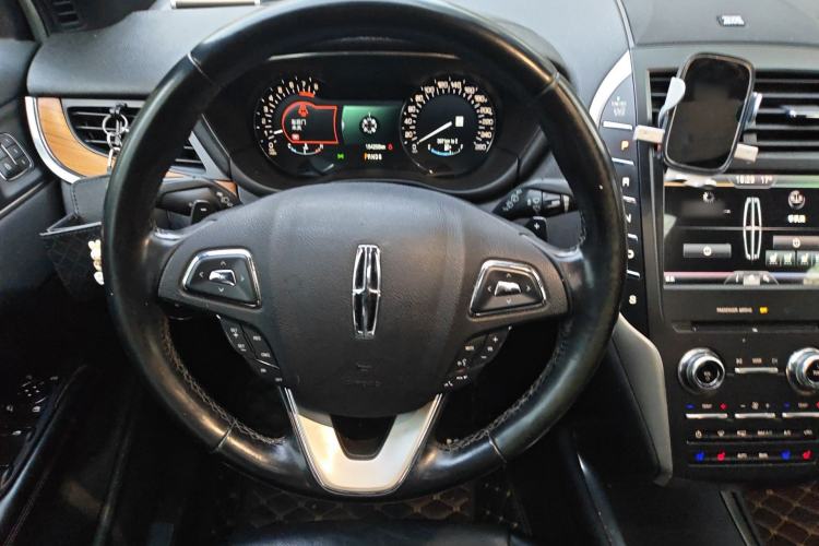 Used Lincoln MKC 2016 2.0T Four-Wheel Drive Luxury Edition Steering Wheel