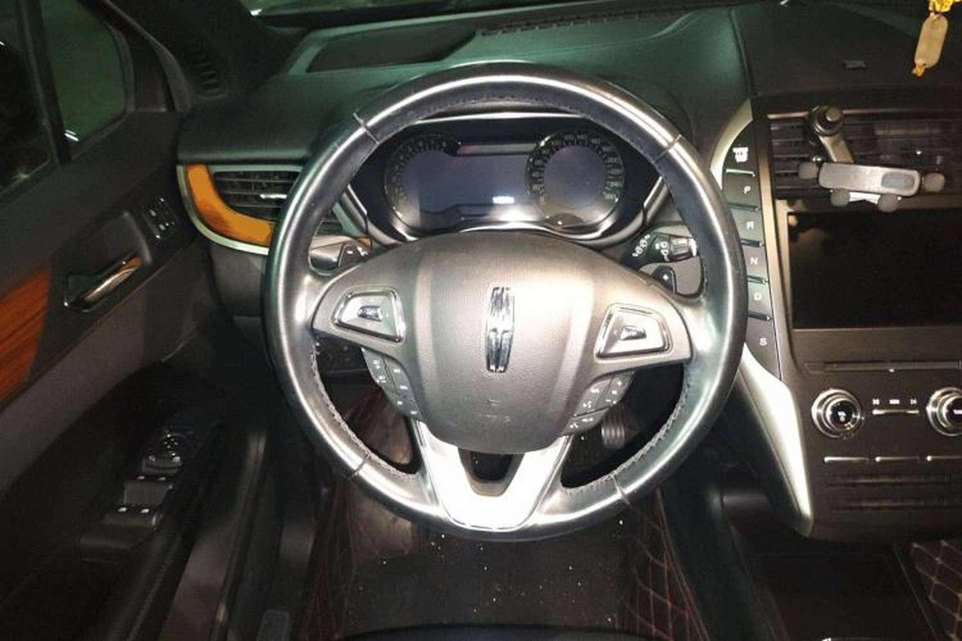 Used Lincoln MKC 2016 2.0T Four-Wheel Drive Luxury Edition Steering Wheel