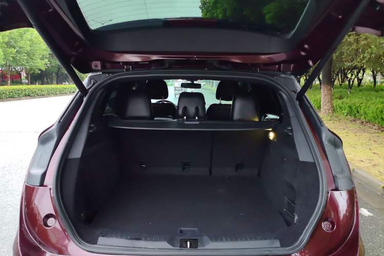 Used Lincoln MKC 2016 2.0T Four-Wheel Drive Luxury Edition Trunk