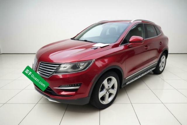 Ojetý Lincoln MKC 2016 2.0T Two-Wheel Drive Deluxe Edition