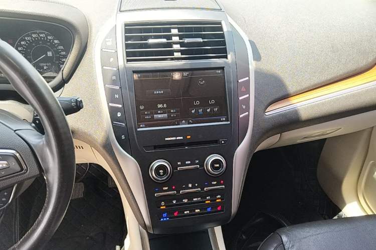 Used Lincoln MKC 2016 2.0T Two-Wheel Drive Luxury Edition Audio And AC Panel