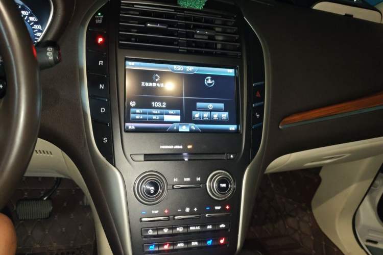 Used Lincoln MKC 2016 2.0T Two-Wheel Drive Luxury Edition Audio And AC Panel