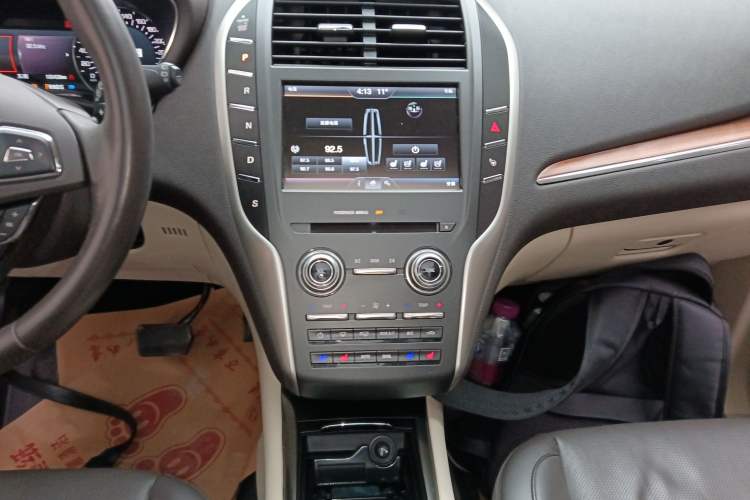 Used Lincoln MKC 2016 2.0T Two-Wheel Drive Luxury Edition Audio And AC Panel