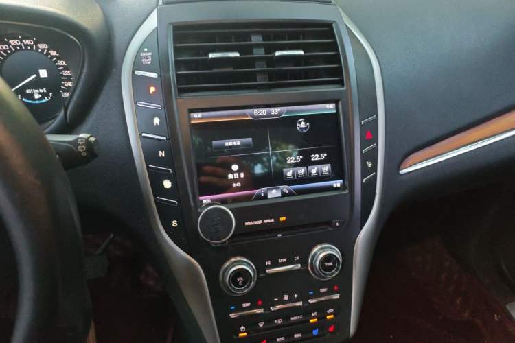 Used Lincoln MKC 2016 2.0T Four-Wheel Drive Luxury Edition Audio And AC Panel