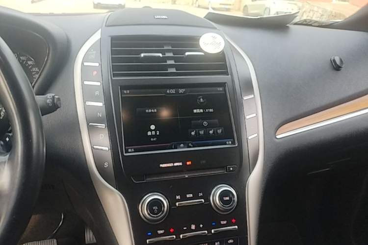 Used Lincoln MKC 2016 2.0T Two-Wheel Drive Luxury Edition Audio And AC Panel