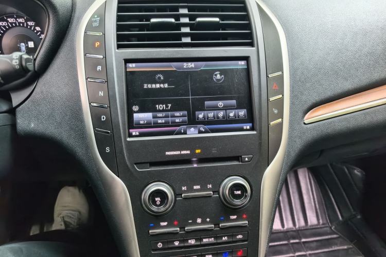 Used Lincoln MKC 2016 2.0T Four-Wheel Drive Prestige Edition Audio And AC Panel