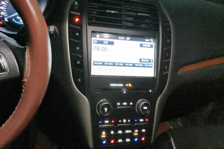 Used Lincoln MKC 2016 2.0T Two-Wheel Drive Luxury Edition Audio And AC Panel