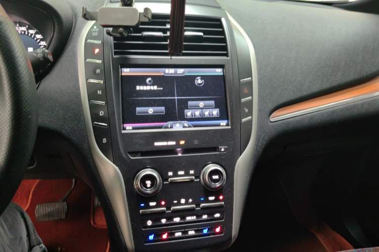 Used Lincoln MKC 2016 2.0T Two-Wheel Drive Luxury Edition Audio And AC Panel