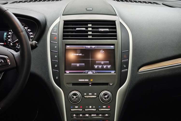 Used Lincoln MKC 2016 2.0T Two-Wheel Drive Luxury Edition Audio And AC Panel