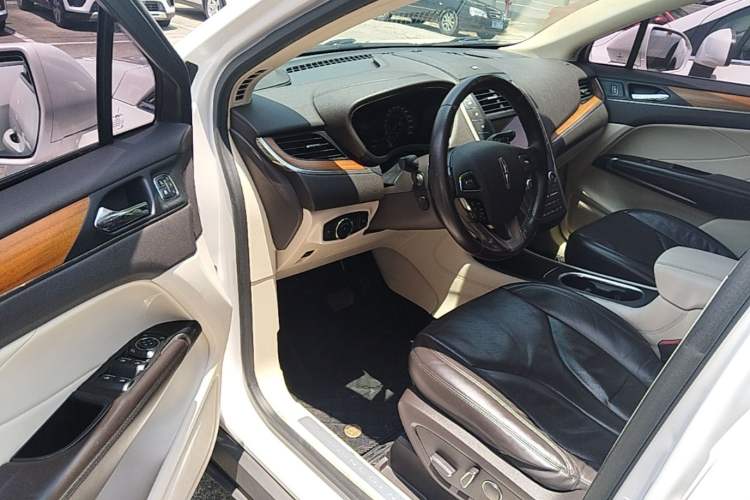 Used Lincoln MKC 2016 2.0T Two-Wheel Drive Luxury Edition Driver Seat