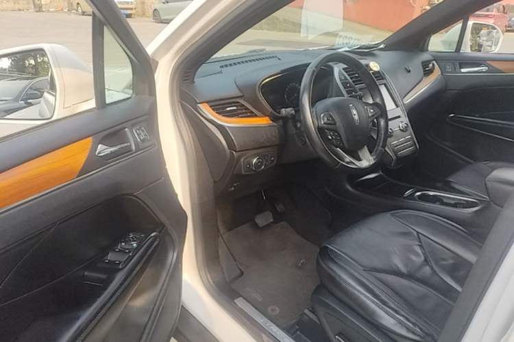 Used Lincoln MKC 2016 2.0T Two-Wheel Drive Luxury Edition Driver Seat