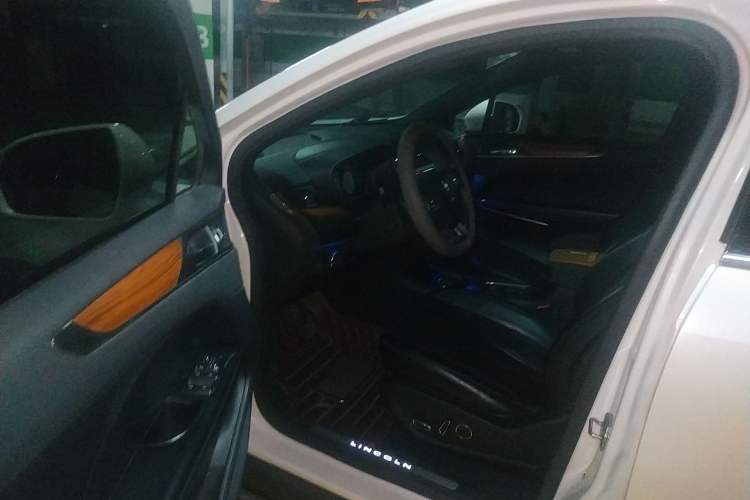 Used Lincoln MKC 2016 2.0T Two-Wheel Drive Luxury Edition Driver Seat