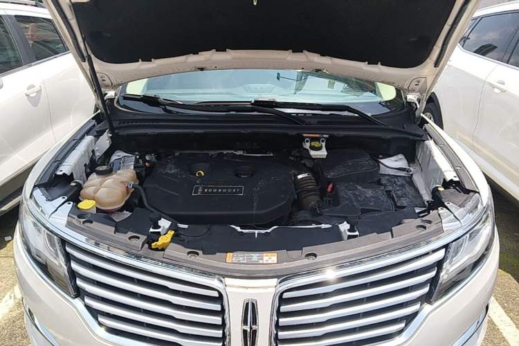 Used Lincoln MKC 2016 2.0T Two-Wheel Drive Luxury Edition Engine Bay