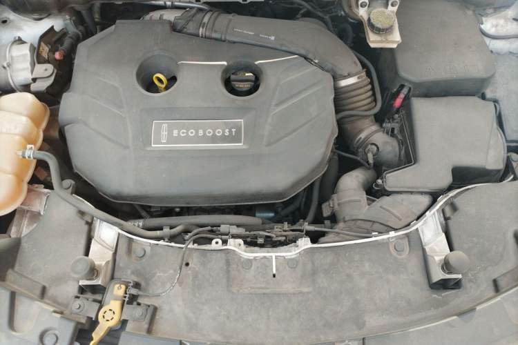 Used Lincoln MKC 2016 2.0T Two-Wheel Drive Deluxe Edition Engine Bay