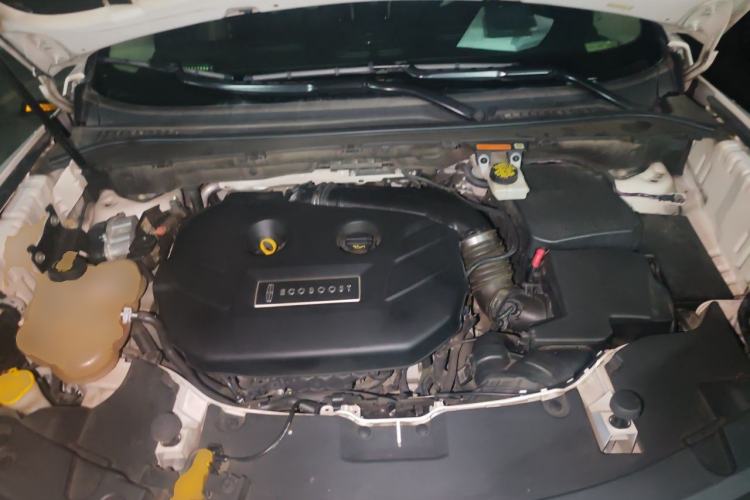 Used Lincoln MKC 2016 2.0T Four-Wheel Drive Luxury Edition Engine Bay