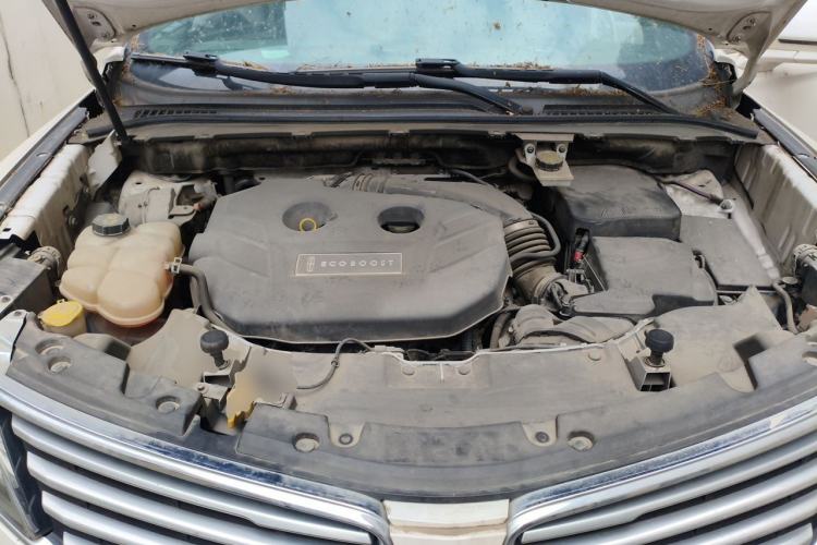 Used Lincoln MKC 2016 2.0T Two-Wheel Drive Deluxe Edition Engine Bay