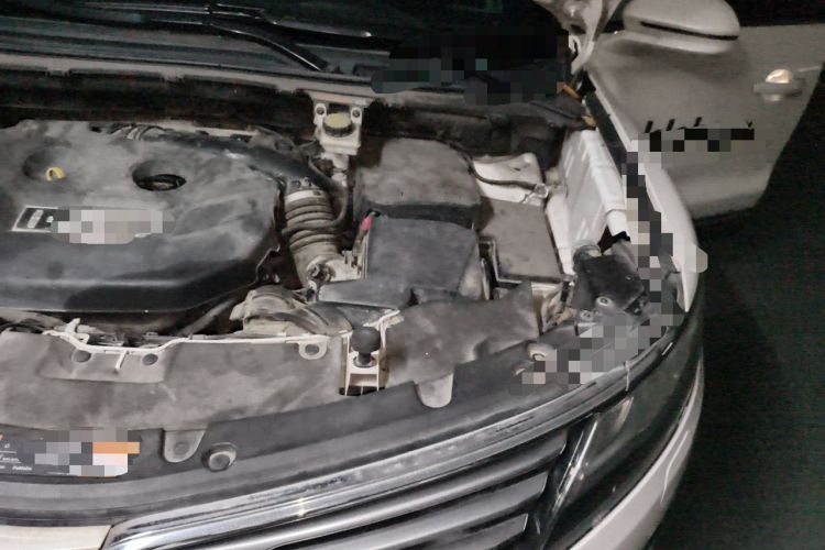 Used Lincoln MKC 2016 2.0T Two-Wheel Drive Luxury Edition Engine Bay Left