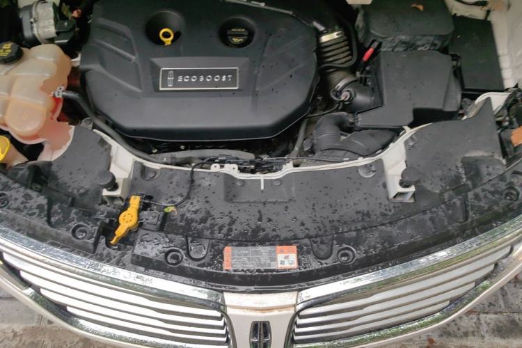 Used Lincoln MKC 2016 2.0T Two-Wheel Drive Luxury Edition Engine Bay