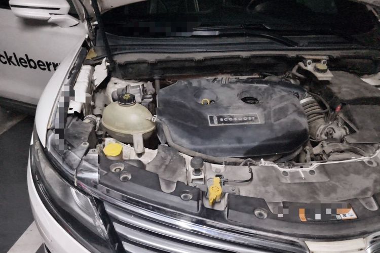 Used Lincoln MKC 2016 2.0T Two-Wheel Drive Luxury Edition Engine Bay Right