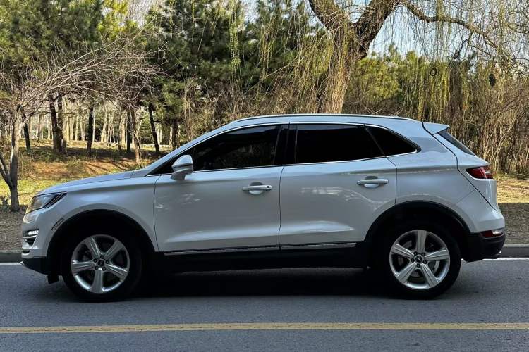 Used Lincoln MKC 2016 2.0T Two-Wheel Drive Deluxe Edition Exterior 4