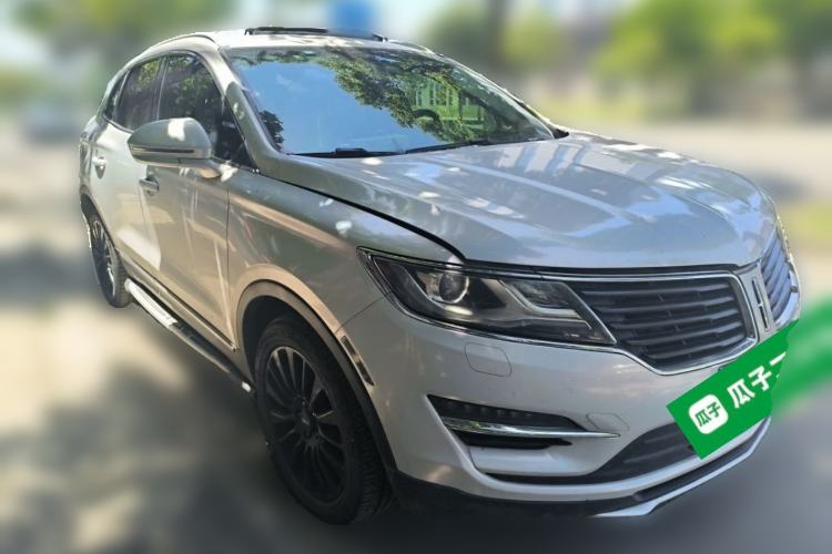 Used Lincoln MKC 2016 2.0T Four-Wheel Drive Luxury Edition Front Right 45 Deg