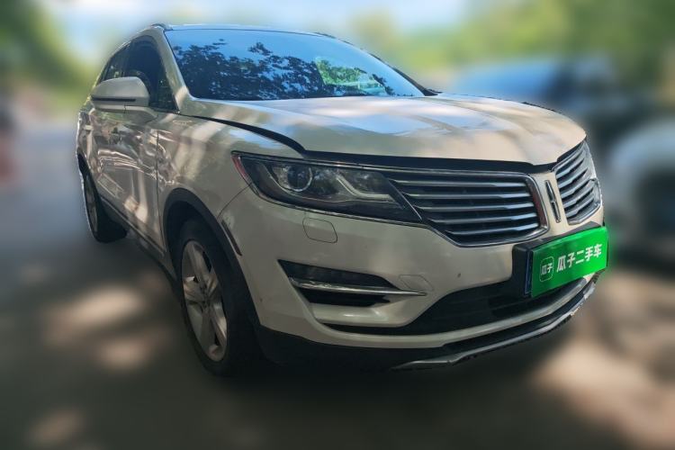 Used Lincoln MKC 2016 2.0T Two-Wheel Drive Deluxe Edition Front Right 45 Deg