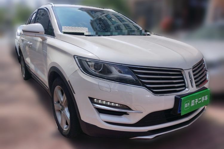 Used Lincoln MKC 2016 2.0T Two-Wheel Drive Deluxe Edition Front Right 45 Deg