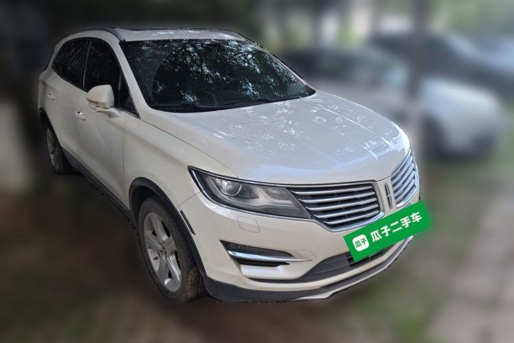 Used Lincoln MKC 2016 2.0T Two-Wheel Drive Luxury Edition Front Right 45 Deg